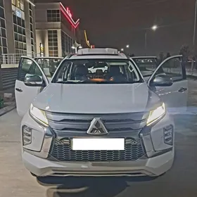 Mitsubishi Pajero 2020