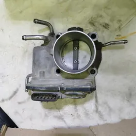 zaslonka toyota cemry 2.4