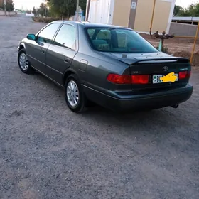 Toyota Camry 2000