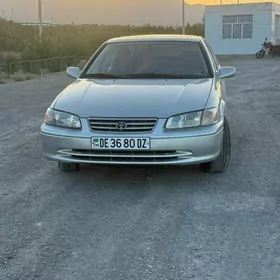 Toyota Camry 2000