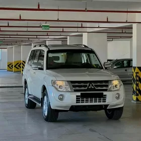 Mitsubishi Pajero 2014