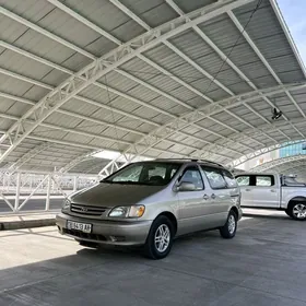 Toyota Sienna 2001