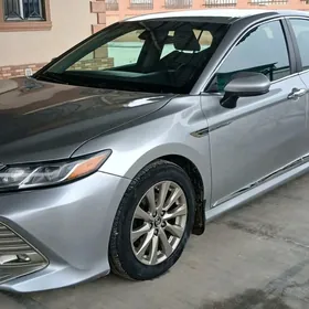 Toyota Camry 2018