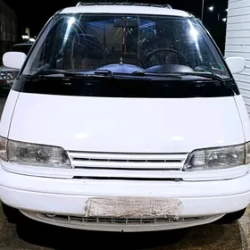 Toyota Previa 1990