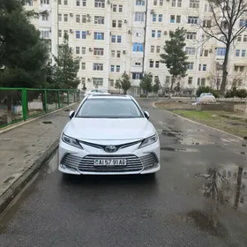 Toyota Camry 2024