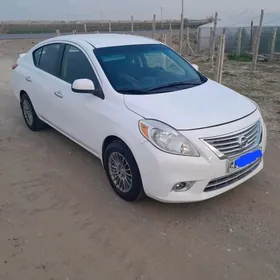 Nissan Versa 2012