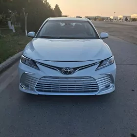 Toyota Camry 2020