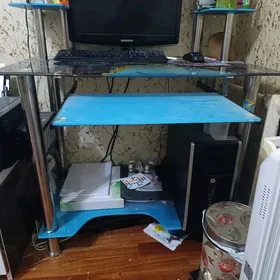 Компьютерный стол