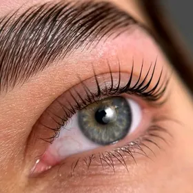 Ламинирование ресниц и бровей