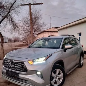Toyota Highlander 2021