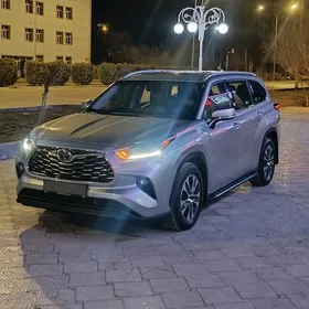 Toyota Highlander 2021