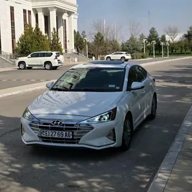 Hyundai Elantra 2020