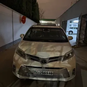 Toyota Sienna 2020