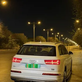 Audi Q7 2018