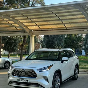 Toyota Highlander 2020