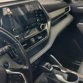 Toyota Highlander 2020