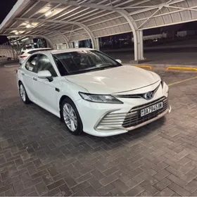 Toyota Camry 2021