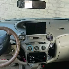 Toyota Echo 2003