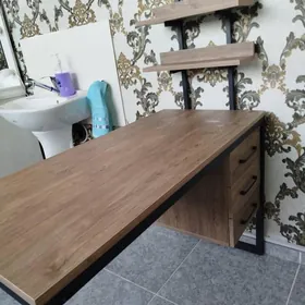 маникюрный стол