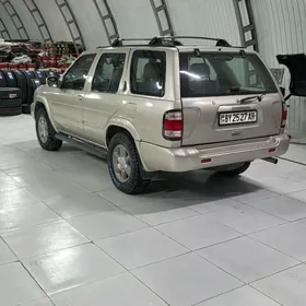 Nissan Pathfinder 2000