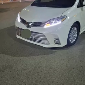 Toyota Sienna 2020