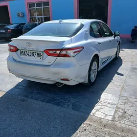 Toyota Camry 2019