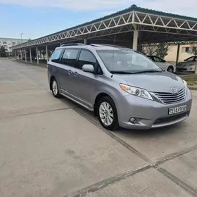 Toyota Sienna 2010