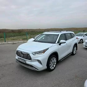Toyota Highlander 2022