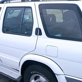 Nissan Pathfinder 1998