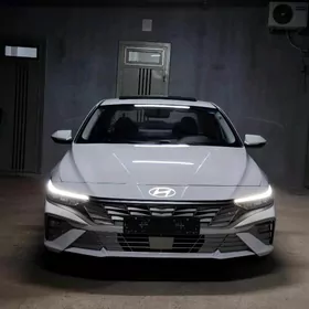 Hyundai Elantra 2025