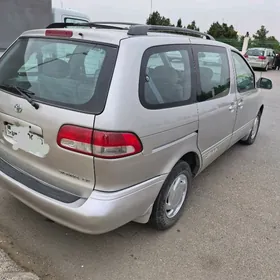 Toyota Sienna 2003