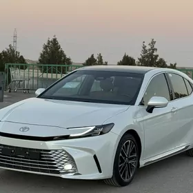 Toyota Camry 2025