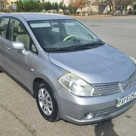 Nissan Tiida 2007