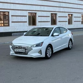 Hyundai Elantra 2020