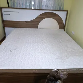 двух стальная кровать