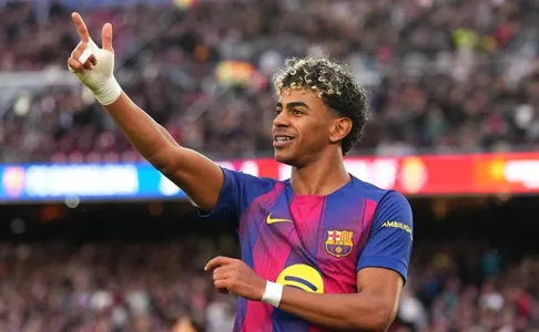 Barselonanyň wingeri Lamin Ýamal karýerasyndaky ilkinji het-trikini gazandy