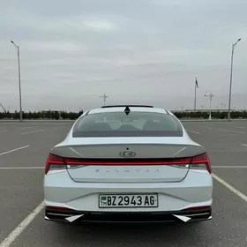 Hyundai Elantra 2021