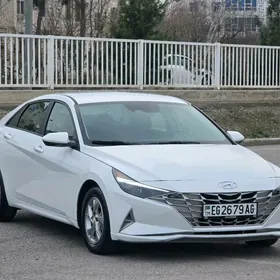Hyundai Elantra 2022