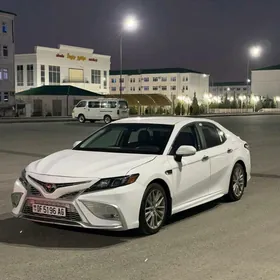 Toyota Camry 2021