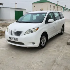Toyota Sienna 2010