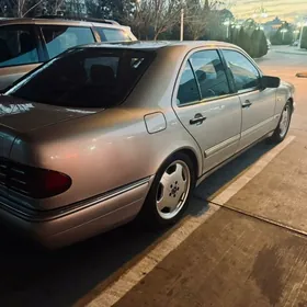 Mercedes-Benz E320 1999