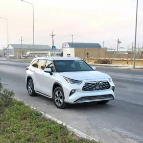 Toyota Highlander 2022