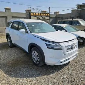 Nissan Pathfinder 2023