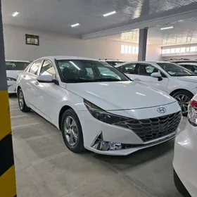 Hyundai Elantra 2022