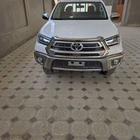 Toyota Hilux 2025