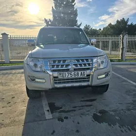 Mitsubishi Pajero 2017
