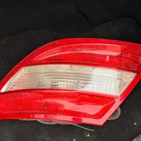 Yzky Fara Mersedes 204