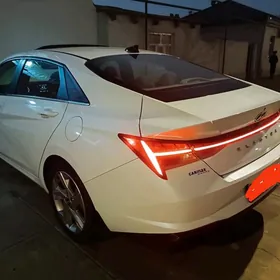 Hyundai Elantra 2021