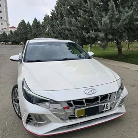 Hyundai Elantra 2022