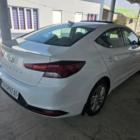 Hyundai Elantra 2019